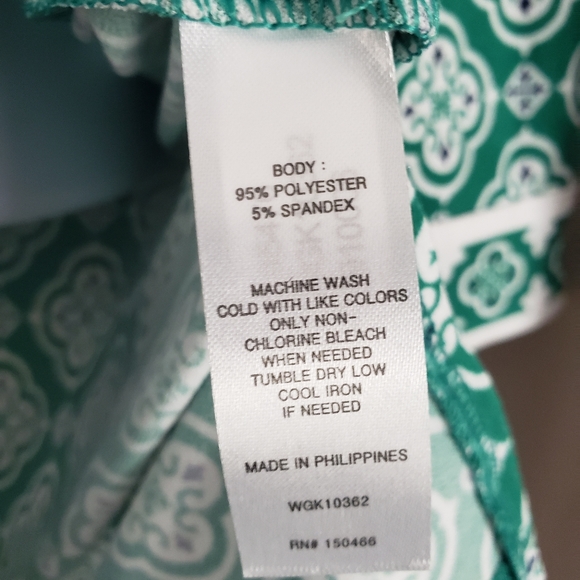 NWOT Magnolia Grace green medallion print square neck blouse Womens Medium - Picture 2 of 6